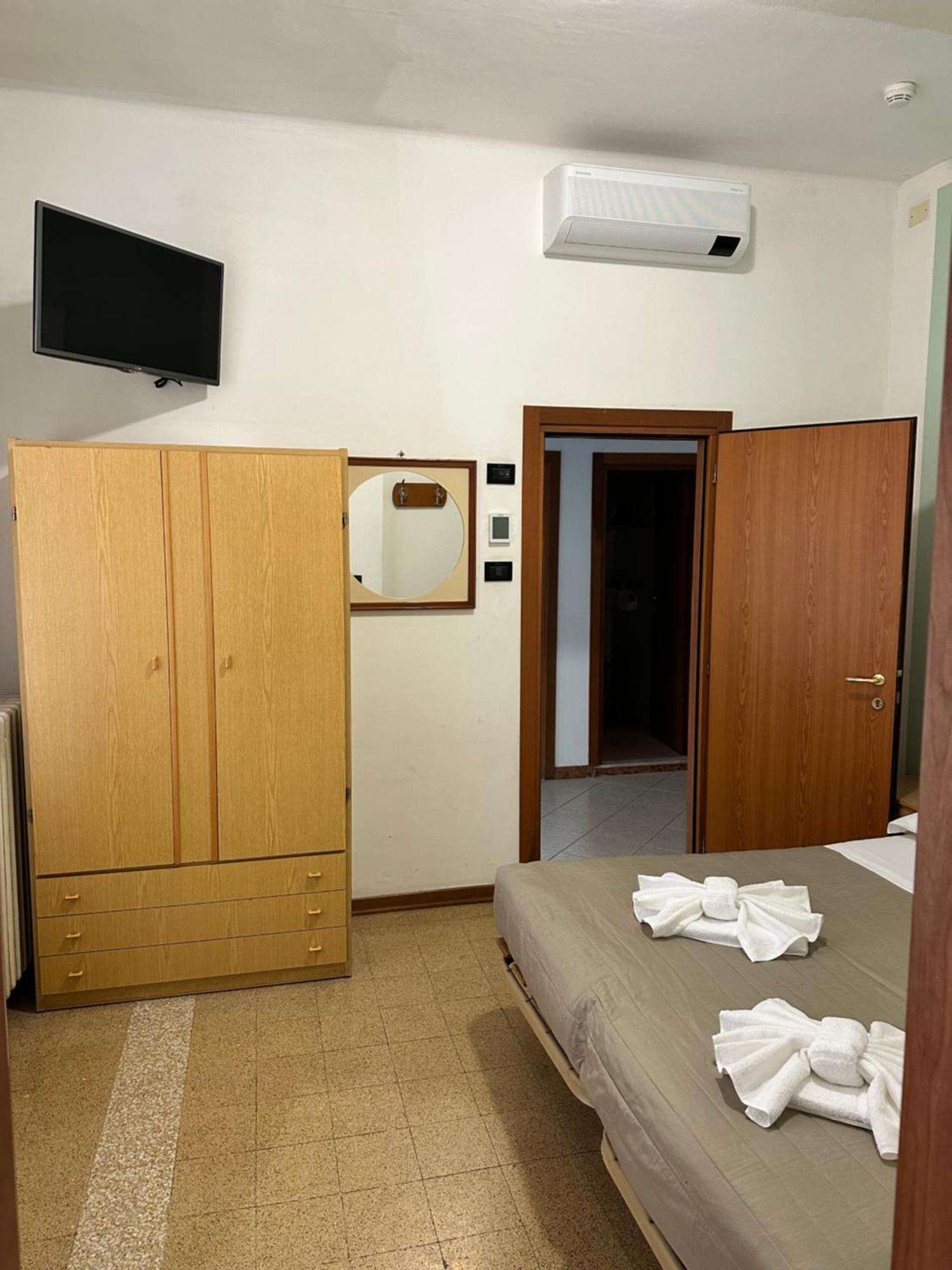 Hotel Enna 리미니 외부 사진